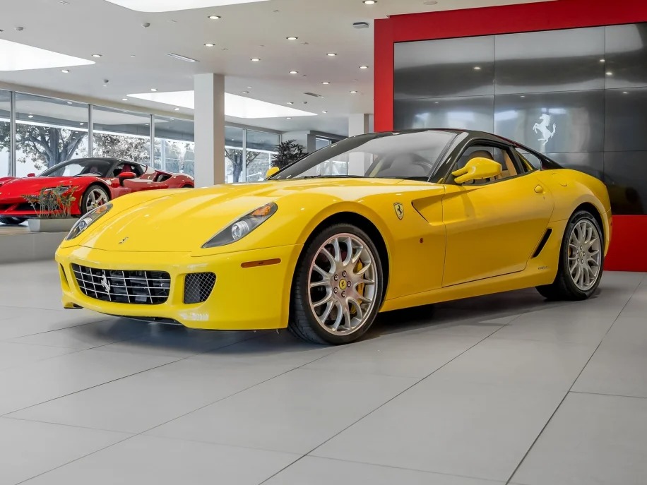 Geriausi egzotiški automobiliai iki 250 000 USD, kuriuos galite finansuoti