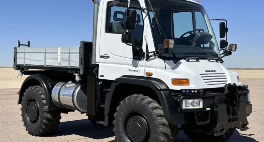 Parduodamas retas 2006 m. Mercedes-Benz Unimog sunkvežimis