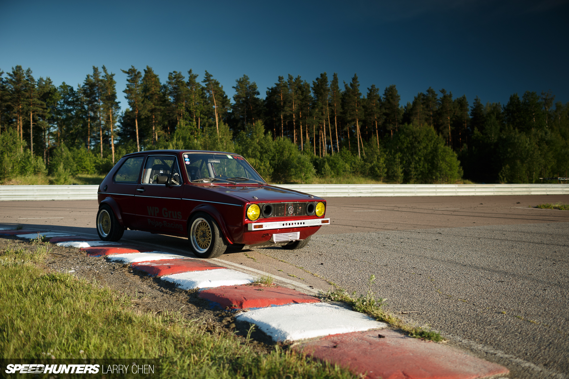 Atgal: trumpa nugara ir slydimai – RWD VW Golf