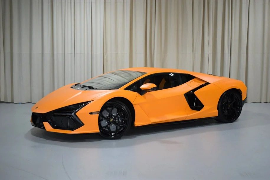 Kaip nusipirkti parduodamą 2024 m. Lamborghini Revuelto