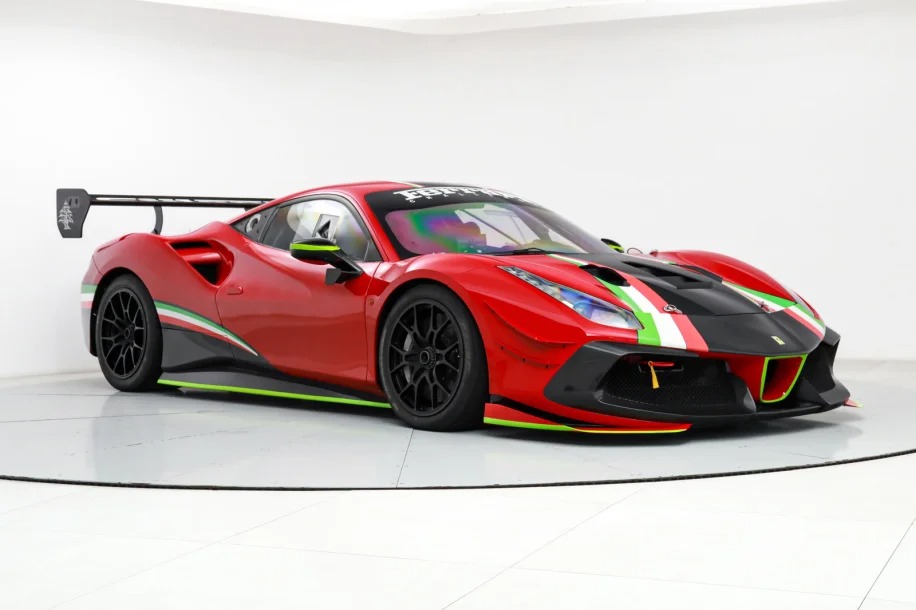 Kaip nusipirkti parduodamą „Ferrari Challenge“ lenktyninį automobilį