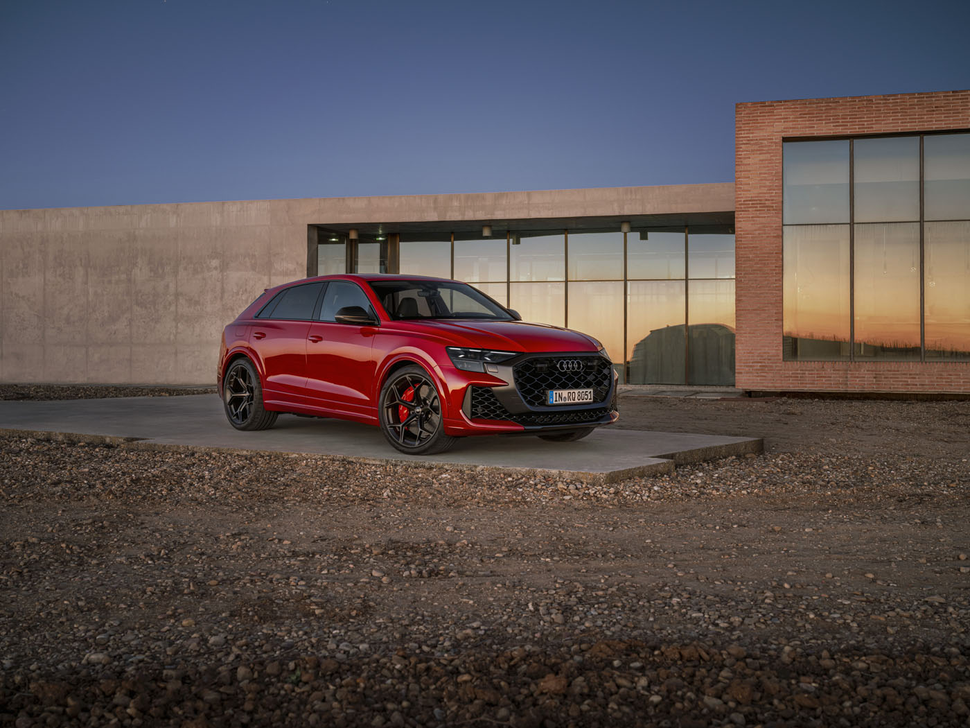 Naujasis „Audi RS Q8 Performance“ yra galingiausias „Audi Sport“ degimo
