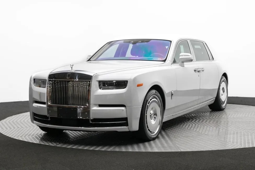 Paskutinė galimybė pasiūlyti stulbinančią Rolls-Royce Phantom Series II Phantom Platino