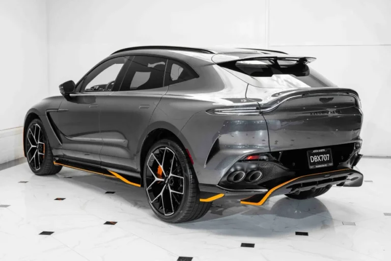 Šiandien parduodami geriausi Aston Martin DBX 707