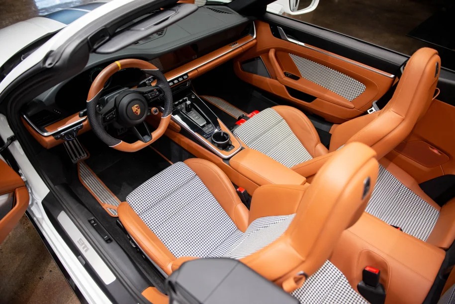 Šiandien parduodami patys egzotiškiausi interjerai