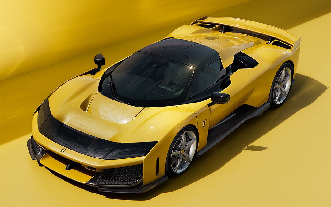 „Ferrari“ pristato naująjį F80 geltona spalva