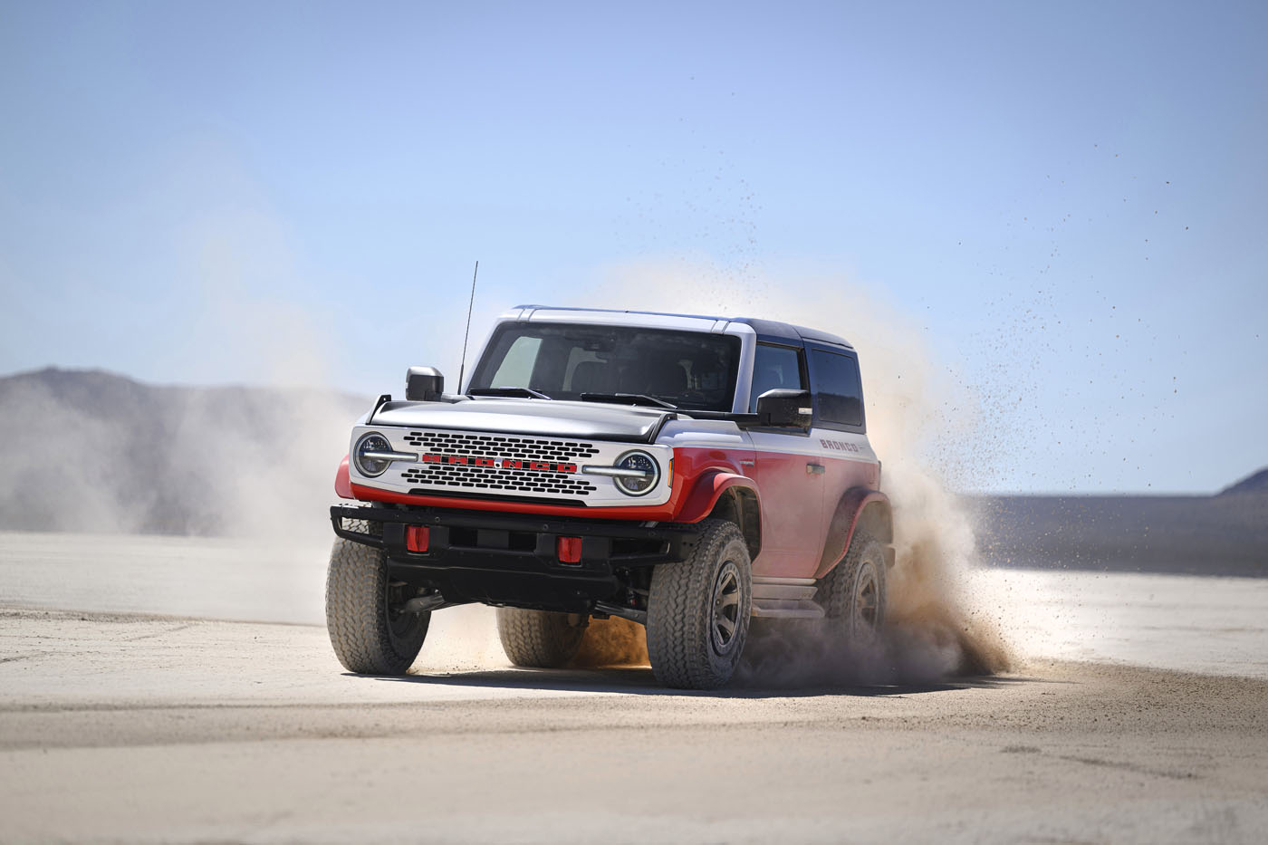 „Ford“ atgaivina „Baja Legacy“ su nauju 2025 m. Bronco Stroppe