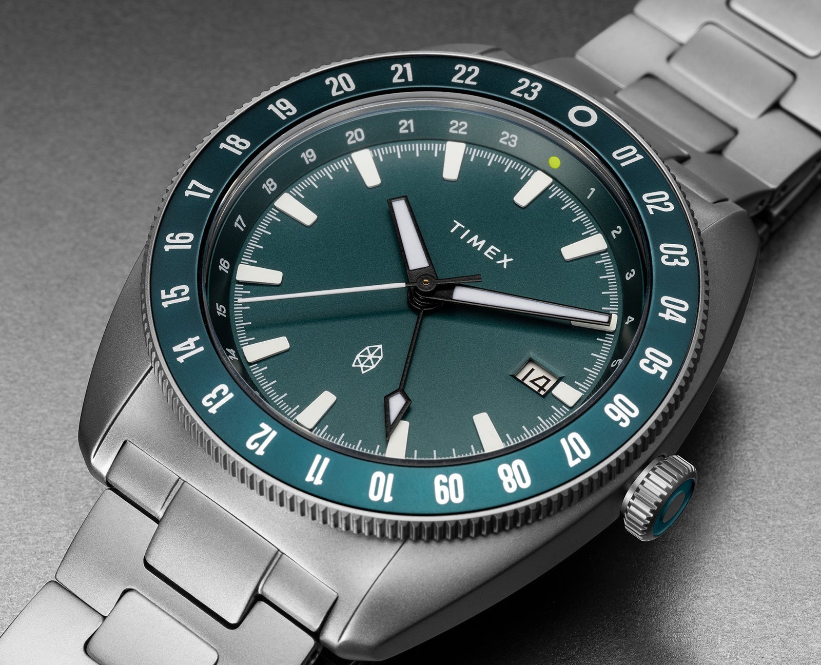 James Brand x Timex GMT, ribotas iki 750 vienetų