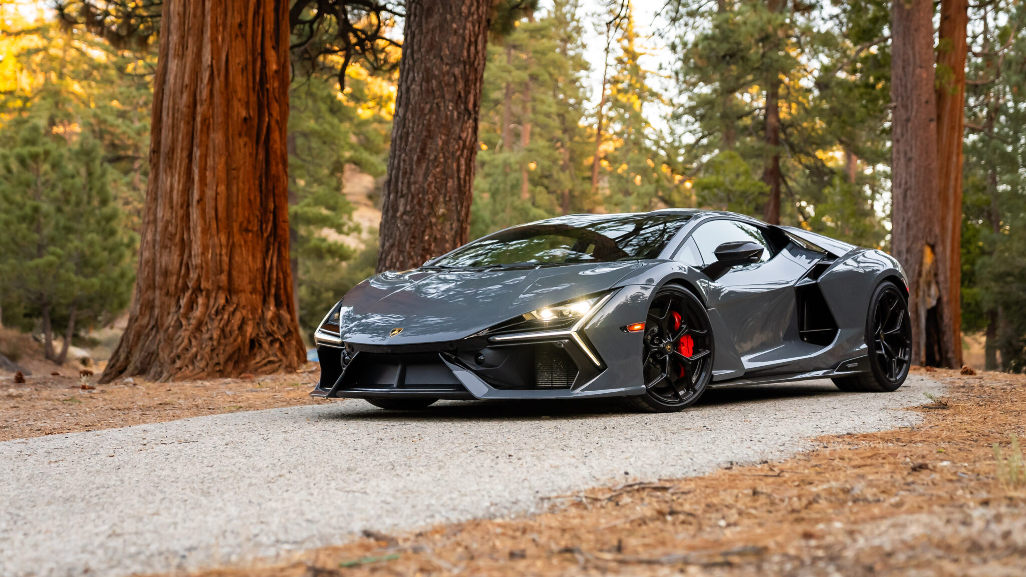 Apžvalga: 2024 m. „Lamborghini Revuelto“.