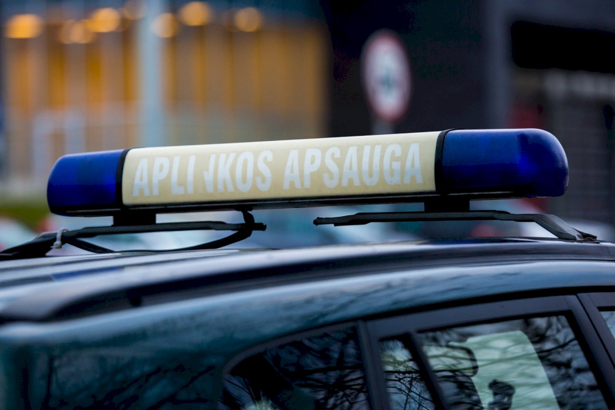 Iš aplinkosaugininkų ketinama atimti prievolę tikrinti lengvųjų automobilių taršą