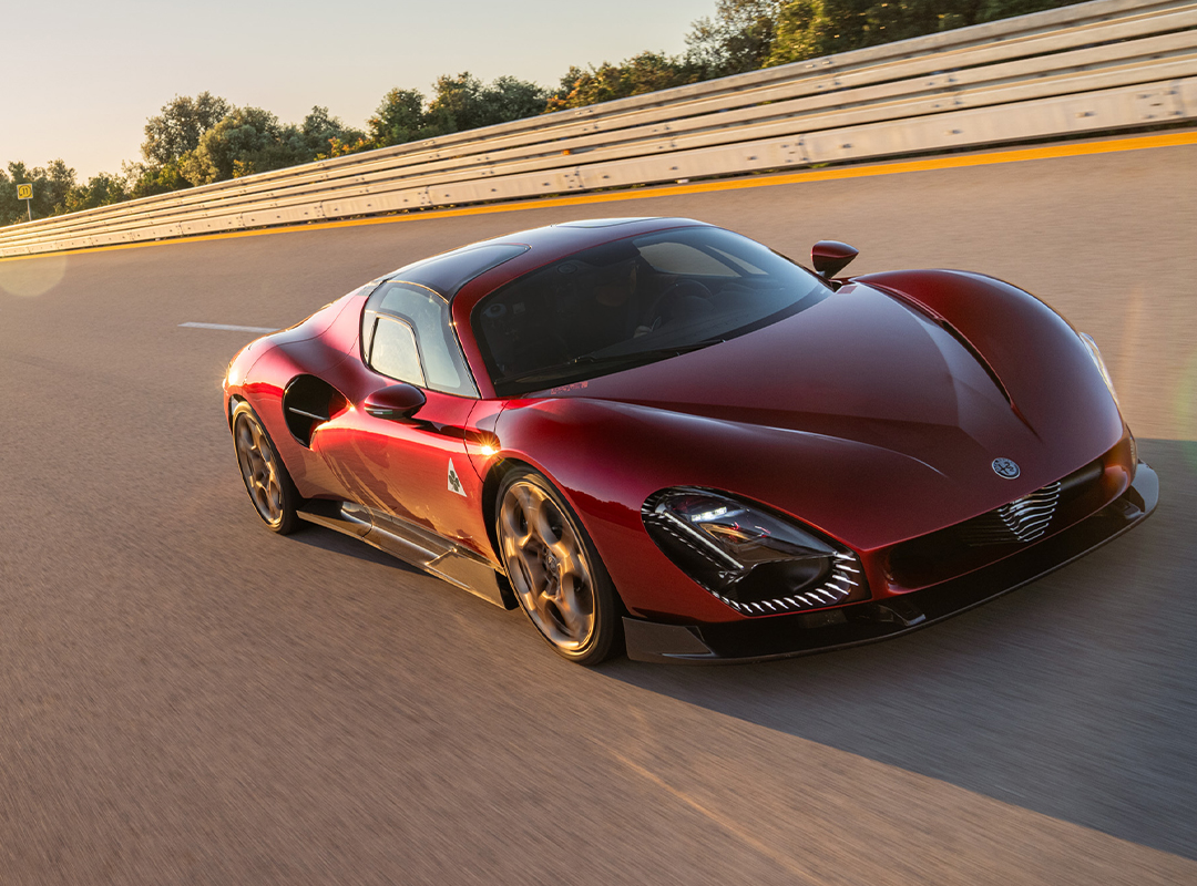 Žiūrėkite, kaip Valtteri Bottas išbando 1 milijono dolerių vertės „Alfa