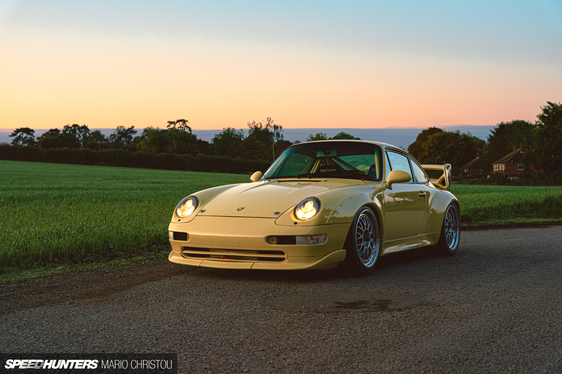 „Porsche Perfection“: vienintelė pasaulyje pastelinė geltona 993 taurė 3,8 RSR