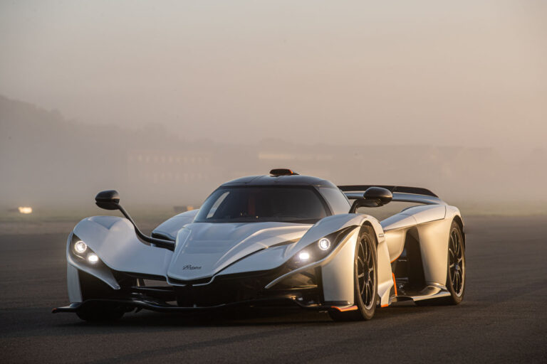 „Praga“ pristato pirmąjį 1,5 mln. USD vertės „Bohema“ superautomobilį