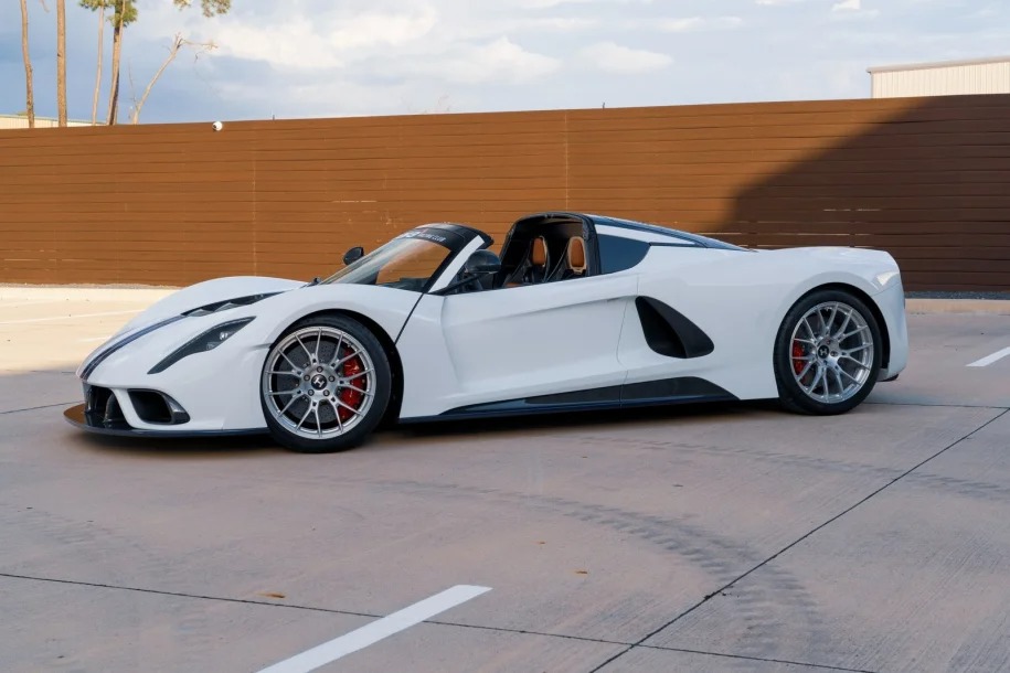 Parduodama itin išskirtinė Hennessey Venom F5 rodsterių paveldo serija