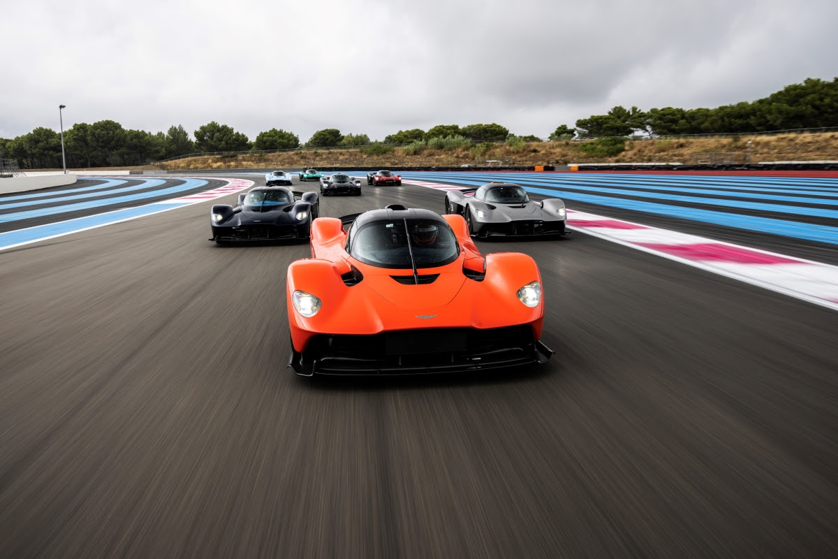 „Aston Martin“ skelbia apie nepaprastą ir išskirtinę patirtį savininkams