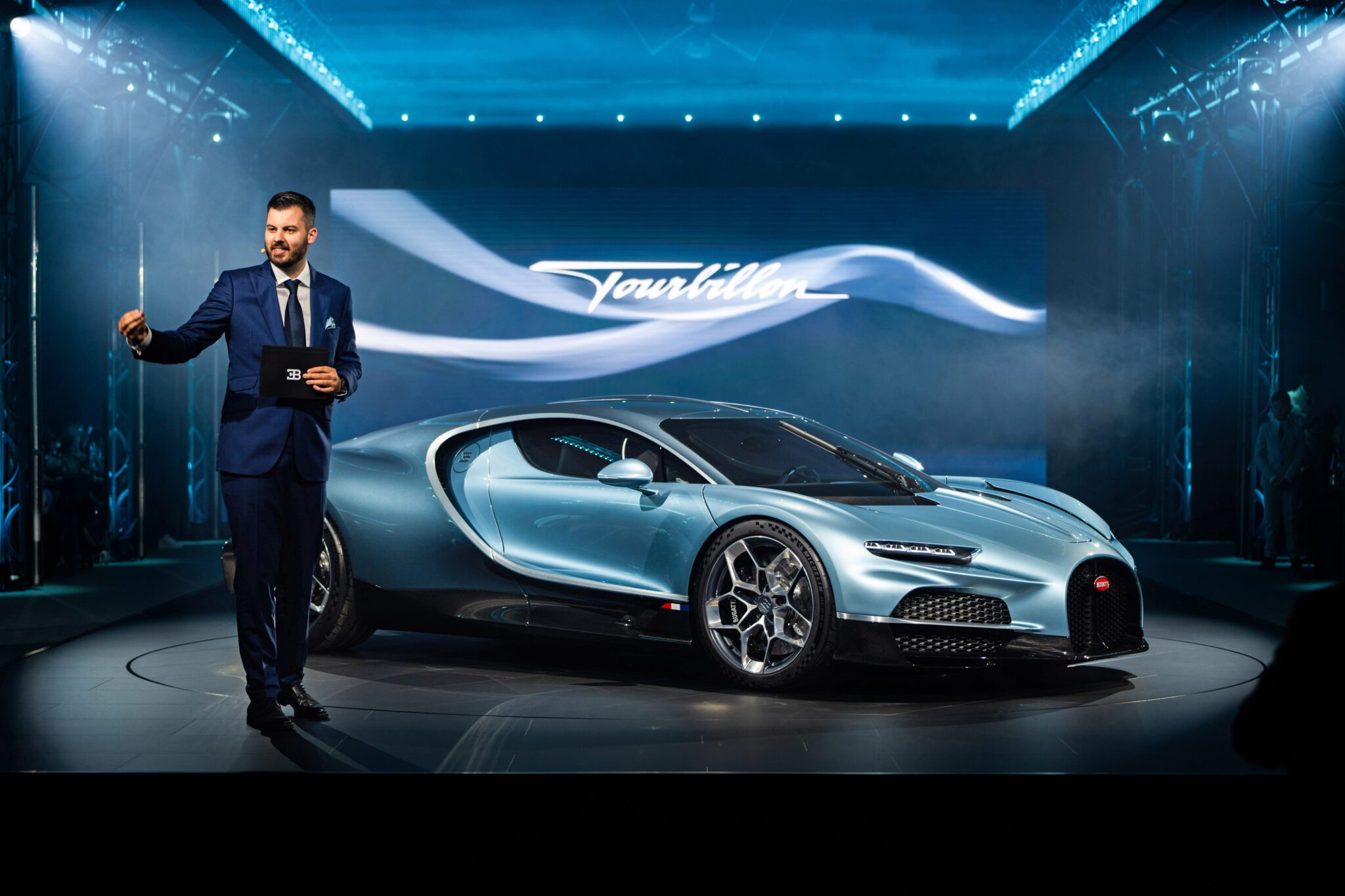 „Bugatti“ baigia 2024 m. su „Hypercar“ debiutu ir rekordiniu greičiu