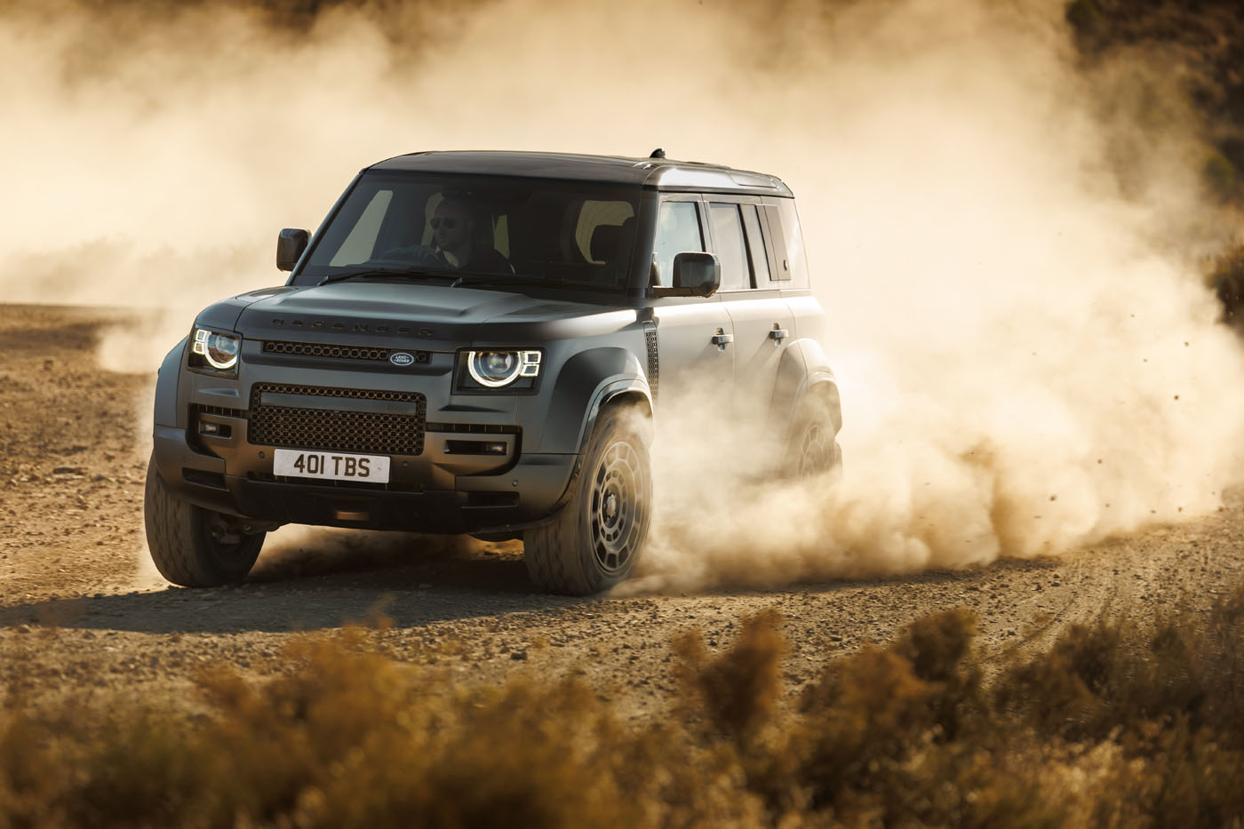 „Defender“ Dakaro ralio automobiliai bus sukurti remiantis naujuoju „Defender OCTA“.
