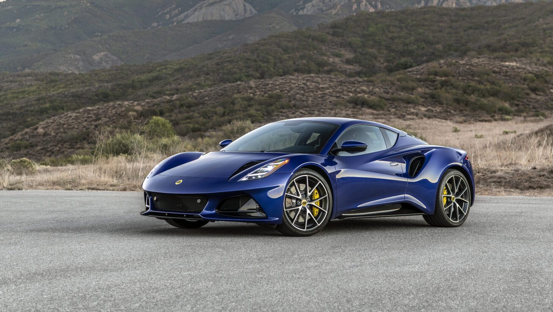 „Lotus Emira 2.0T“ išplečia „Emiros“ patrauklumą