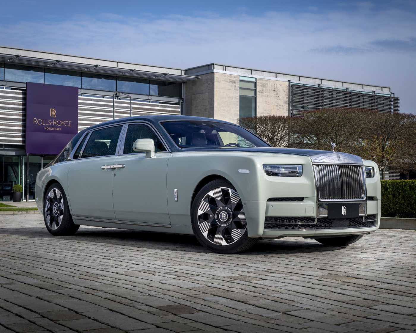 „Rolls-Royce“ švenčia „Phantom“ 100-ąsias metines