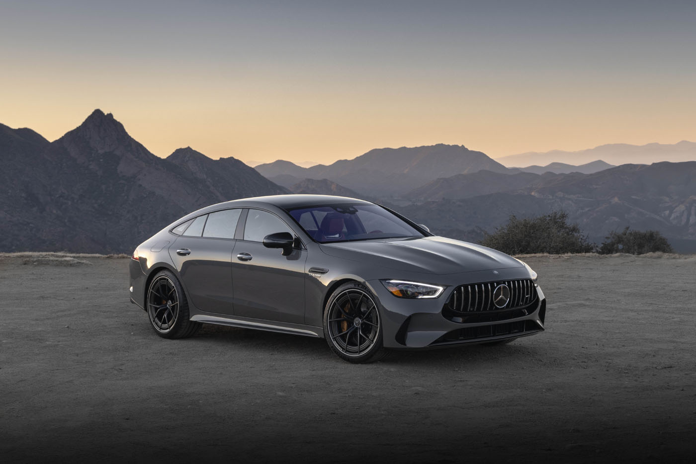 Naujas 831HP „Mercedes-AMG GT 63 SE Performance“ 4 durų kupė