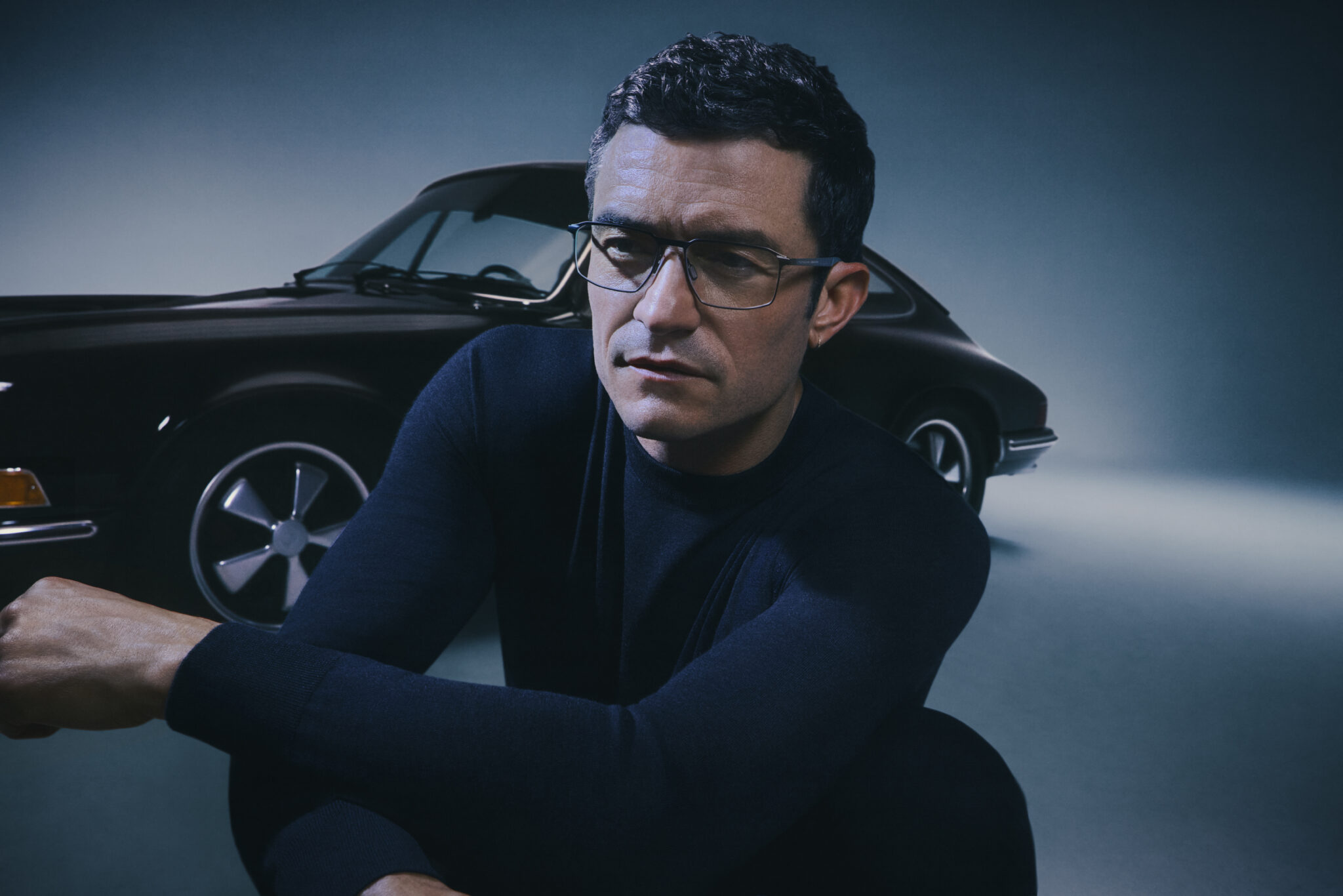 „Orlando Bloom“ prisijungia prie „Porsche Design“ kaip naujausią prekės ženklo