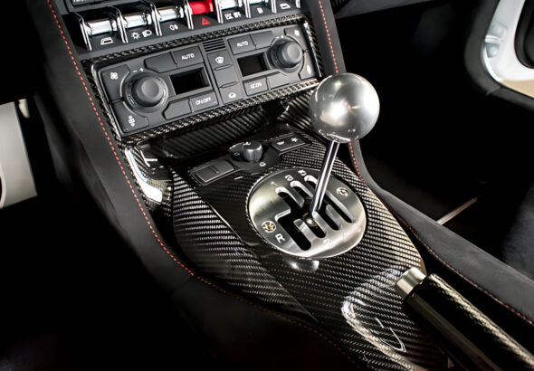 Paskutinis Lamborghini su galinių ratų pavara ir mechanine pavarų dėže