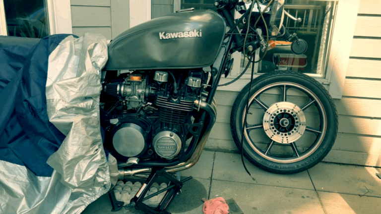 KZ750 Café Racer atstatyti šakės ir tiesos akimirka